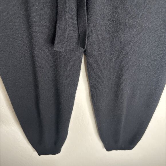 Crush Cashmere Black Jogger Sweatpants - Picture 5 of 8